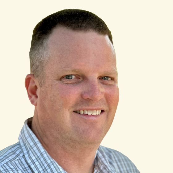 Headshot image of Seth Everett